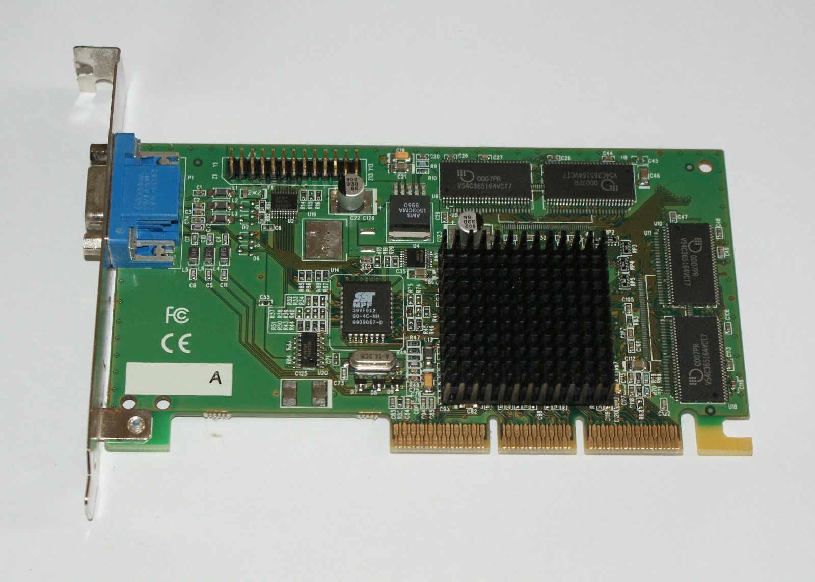 Carte Graphique NVIDIA GP4640 M64 32 Mo AGP - Pour PC - Occasion