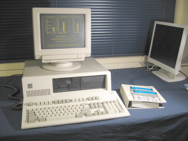 IBM PC-XT with two 5¼" half-height floppy disk drives and a hard disk drive